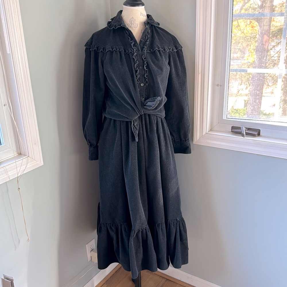 Vintage Tomboy 70’s/80’s black corduroy‎ western midi skirt & ruffled shirt set